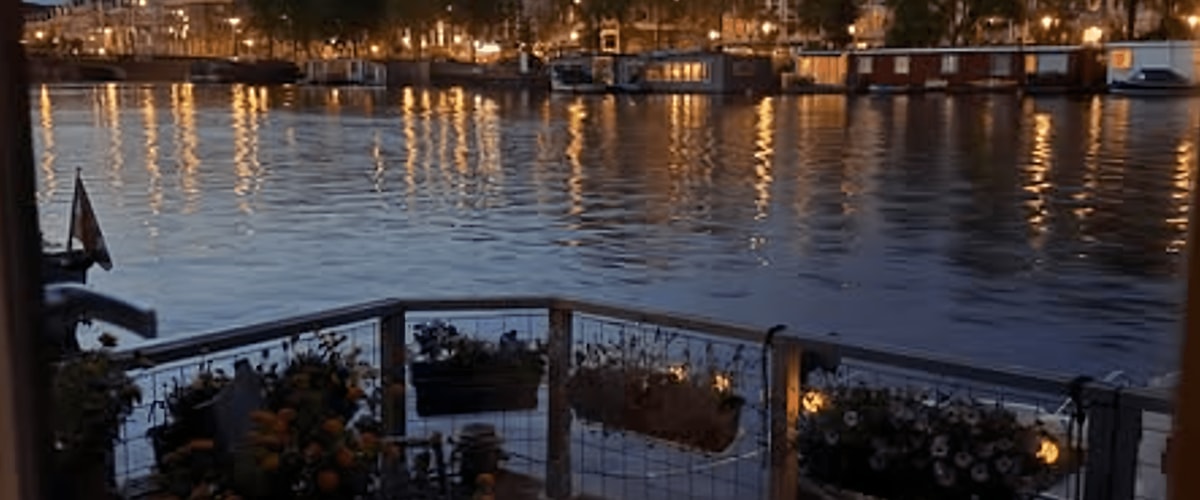 Woonboot huren in Amsterdam