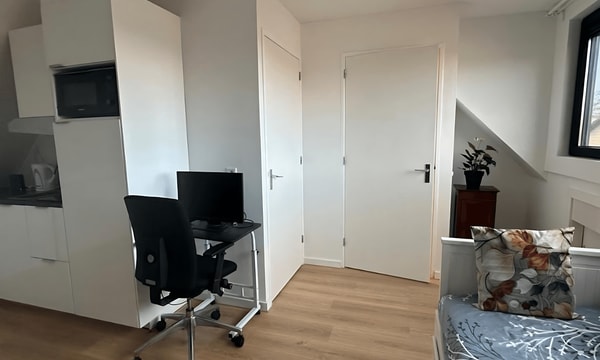 Studio | 35m² | €1550,-