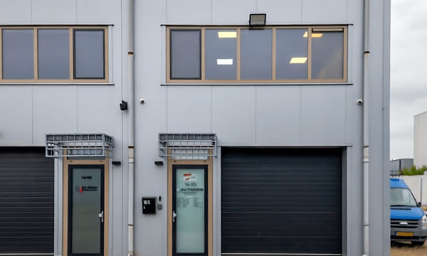 Bedrijfsruimte | 137m² | €1250,-