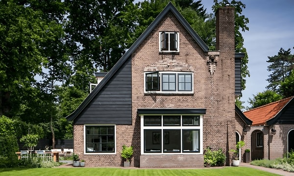 Huis | 211m² | Sint Janstraat | €6750,-