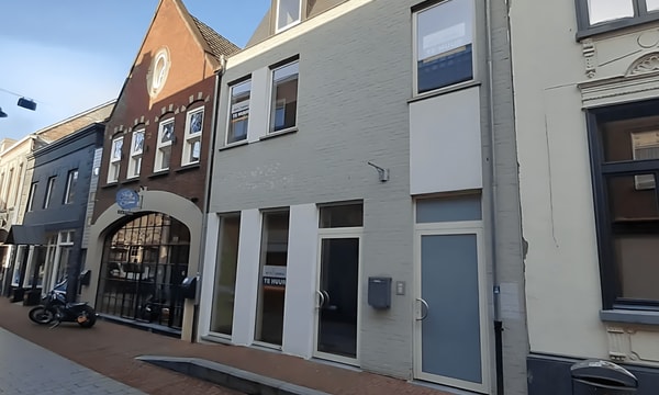 Bedrijfsruimte | 90m² | Hoogstraat | €750,-
