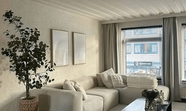 Studio | m² | €800,-