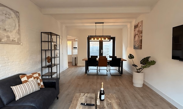 Huis | 135m² | Mr. Jan Freseman Viëtor-straat | €1495,-