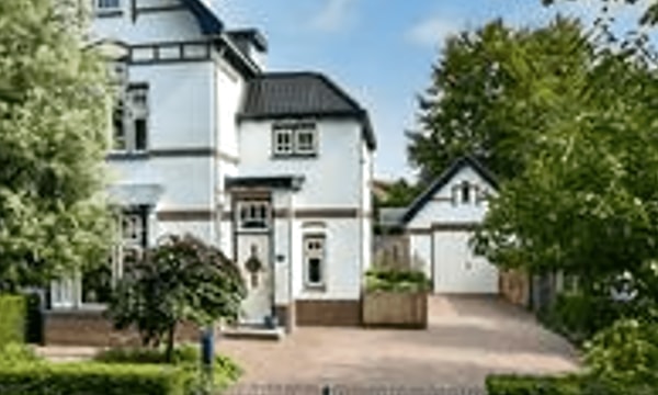 Huis | 184m² | Stationsstraat | €3750,-