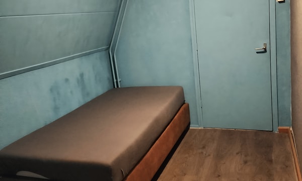 Kamer | 12m² | Ambtstraat | €580,-