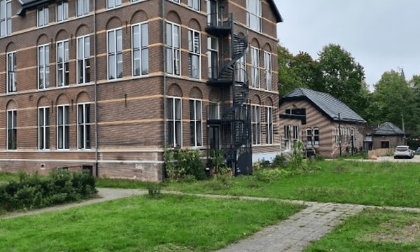 Studio | 85m² | €905,-