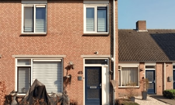 Huis | Aangelagen | €764,-