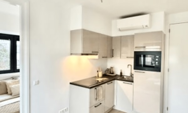 Studio | m² | €1435,-