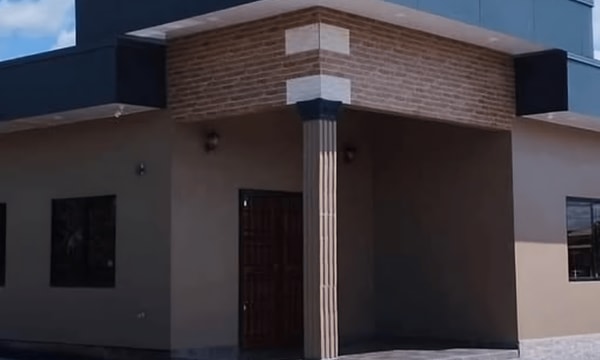 Huis | m² | €200,-