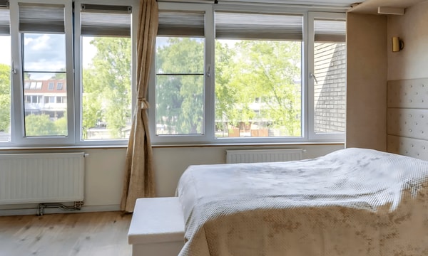 Huis | 140m² | Veenbesstraat | €750,-