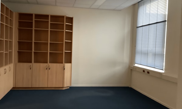 Kamer | 30m² | €305,-