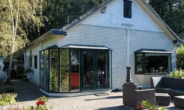 Huis | m² | €700,-