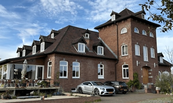 Huis | m² | €1500,-