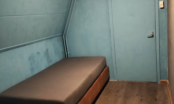 Kamer | 12m² | Ambtstraat | €580,-