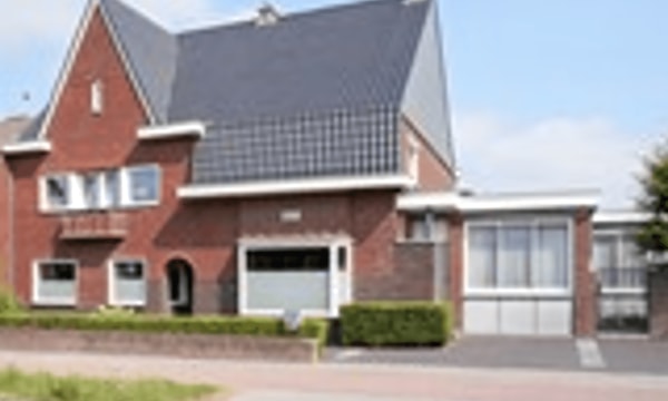 Huis | 300m² | €2990,-