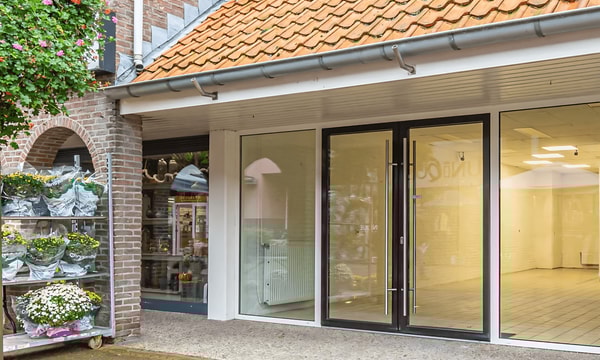 Huis | m² | €975,-