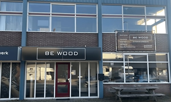 Bedrijfsruimte | 325m² | Nijverheidsweg | €2400,-