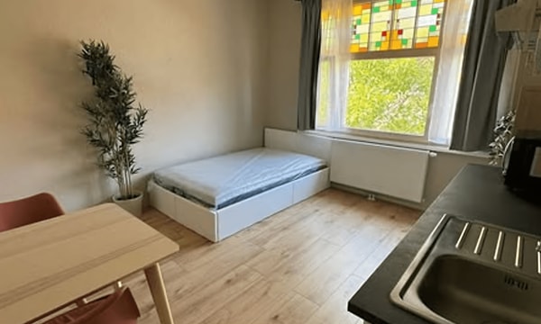 Kamer | m² | €800,-