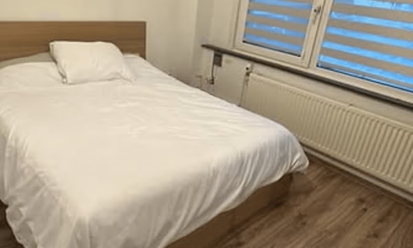 Kamer | m² | €800,-