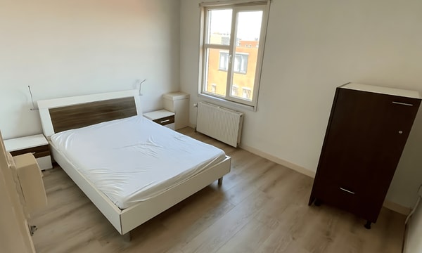Kamer | 30m² | Westeinde | €800,-