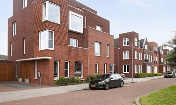 Huis | 238m² | Tinbergenlaan | €3995,-