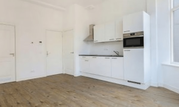 Studio | 24m² | Zaanstraat | €870,-
