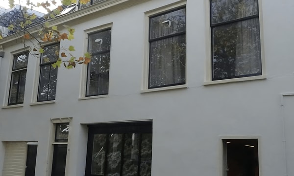 Kamer | 14m² | Eebuurt | €380,-
