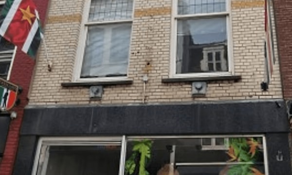 Studio | m² | €800,-