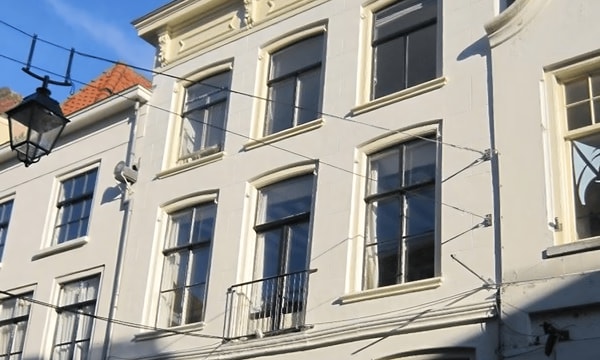 Studio | 50m² | Lange Hezelstraat | €880,-