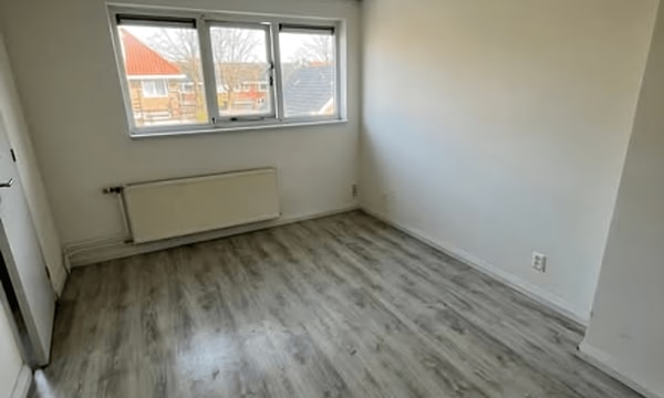 Kamer | m² | €355,-