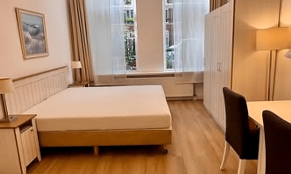 Studio | m² | €2512,-