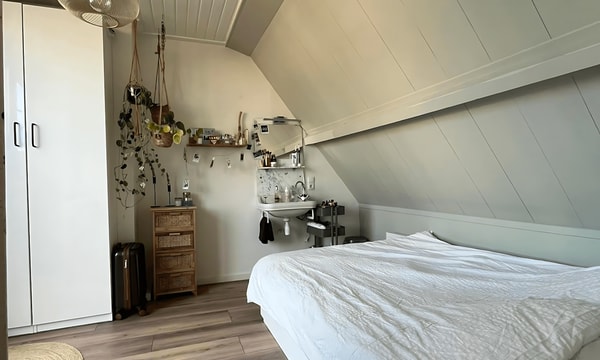 Kamer | 12m² | Van Brakelplein | €590,-