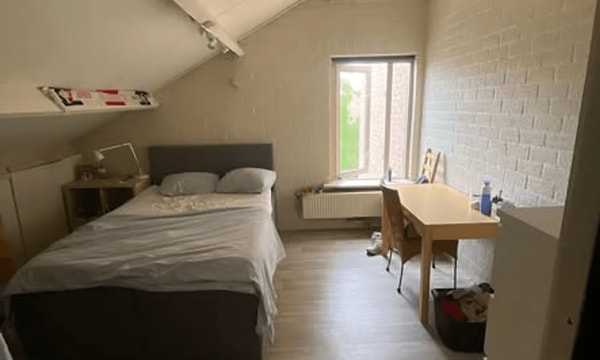 Kamer | 13m² | €325,-
