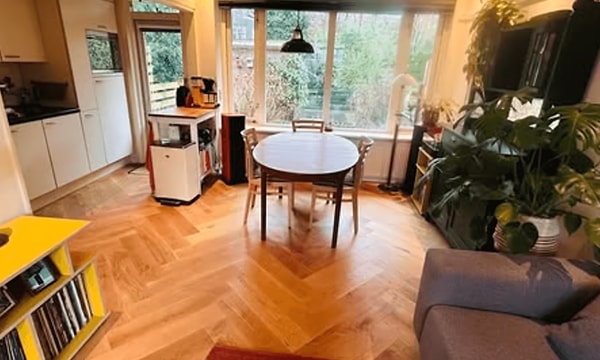 Huis | m² | €2400,-