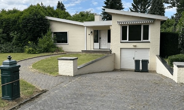 Huis | 241m² | Pothastlaan | €2450,-