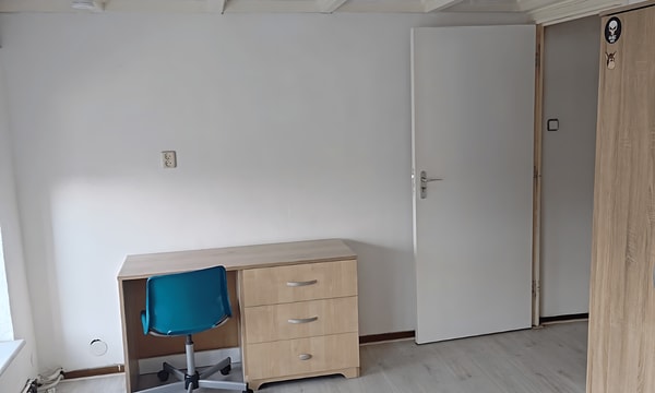 Kamer | 15m² | Pluimstraat | €800,-