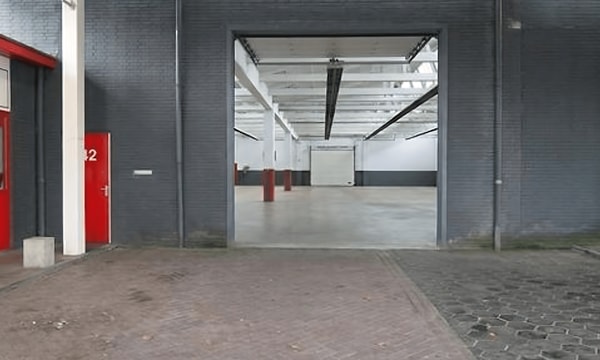 Bedrijfsruimte | 586m² | €4000,-