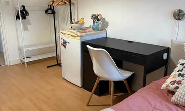 Studio | m² | €700,-