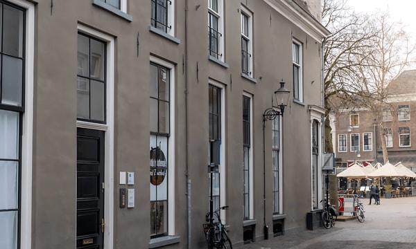 Kantoor | Menstraat | €775,-