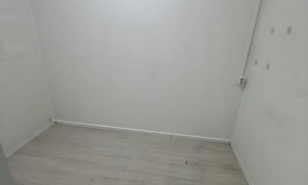 | m² | €400,-