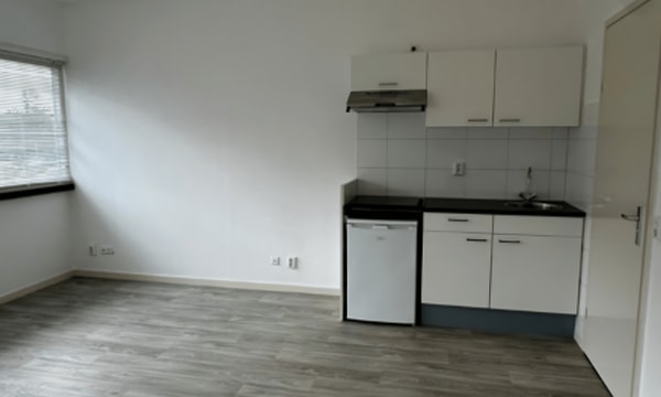 Bedrijfsruimte | 35m² | Rotterdamseweg | €750,-