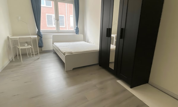 Kamer | 16m² | Dorpstraat | €627,-