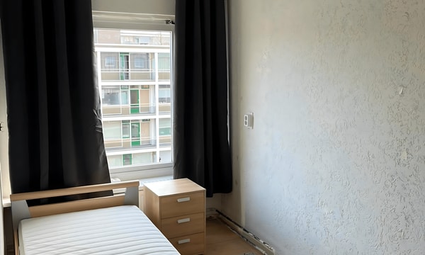 Huis | 86m² | van Baerlestraat | €850,-