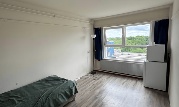 Kamer | 30m² | Vossendijk | €680,-