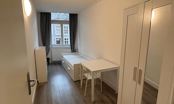 Kamer | 10m² | €863,-