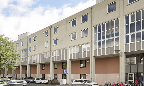 Appartement | 95m² | Aartsbisschop Romerostraat | €1800,-
