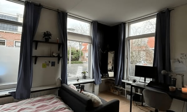 Huis | m² | €450,-
