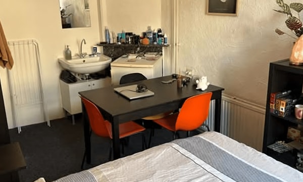 Kamer | 12m² | van Heutszstraat | €450,-