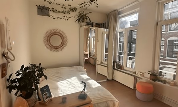 Studio | m² | €800,-