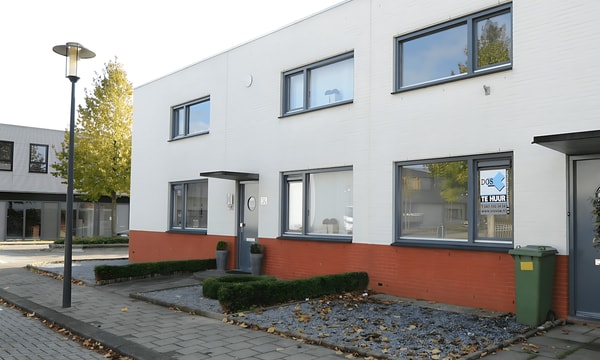 Huis | 102m² | Neerharenstraat | €1075,-